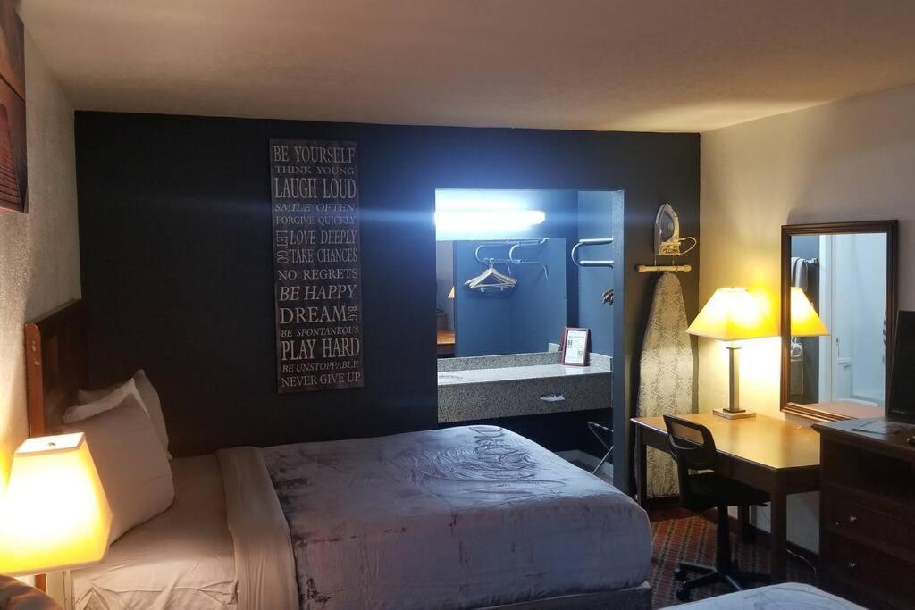 Hotel King Bed Hotel Room 120 Booking 斯蒂尔沃特 外观 照片