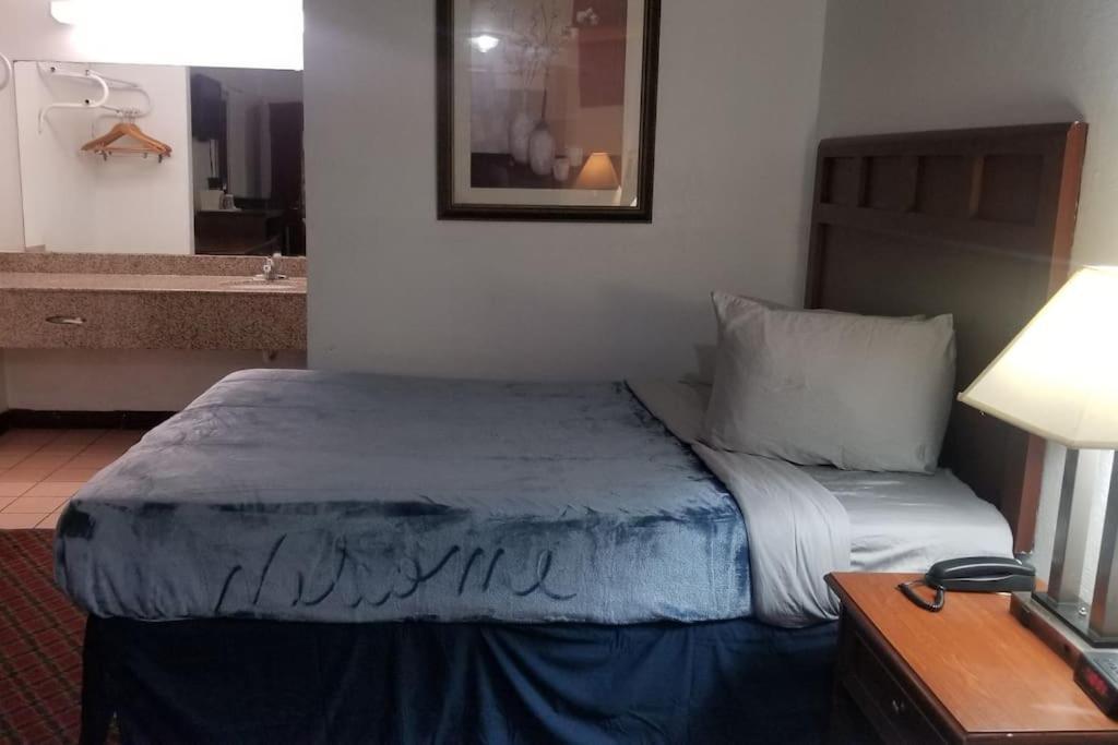 Hotel King Bed Hotel Room 120 Booking 斯蒂尔沃特 外观 照片
